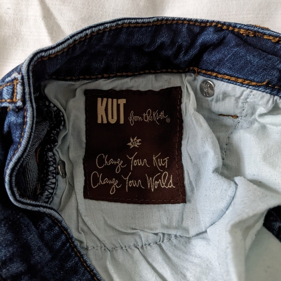 Kut from the Kloth Katy boyfriend jeans with rose applique, size 4 - Picture 5 of 6